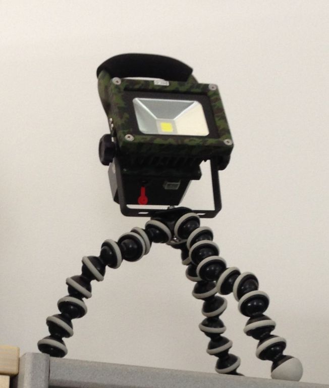 Synergy 21 LED AKKU Baustrahler 10W zub. flex Stativ